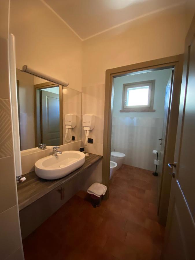 Agriturismo Bassanine Monticelli dʼOngina المظهر الخارجي الصورة