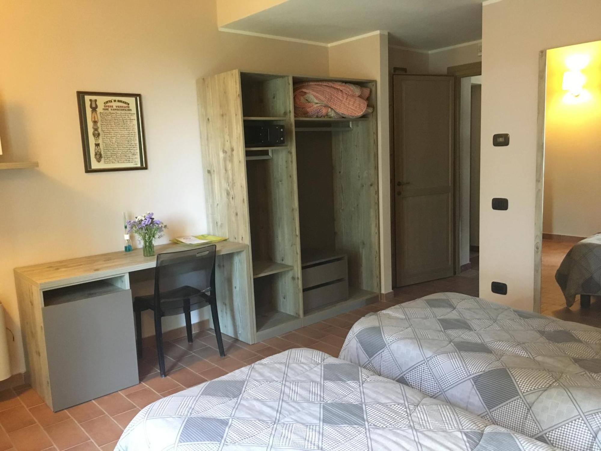 Agriturismo Bassanine Monticelli dʼOngina الغرفة الصورة