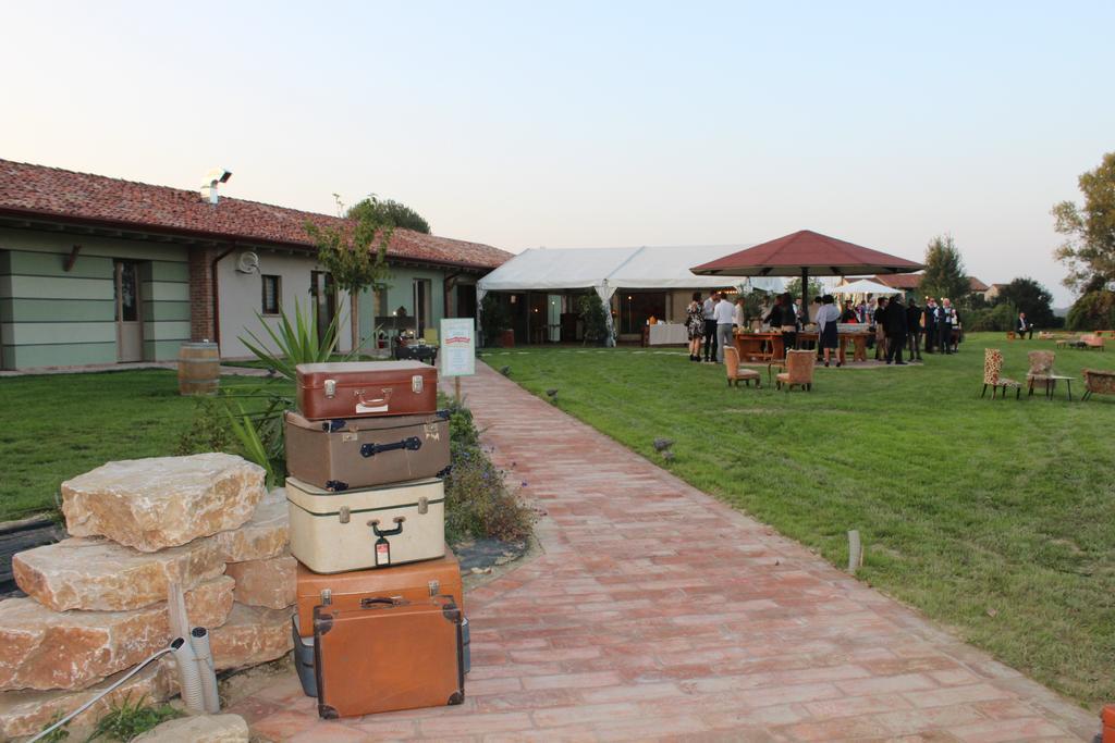 Agriturismo Bassanine Monticelli dʼOngina المظهر الخارجي الصورة