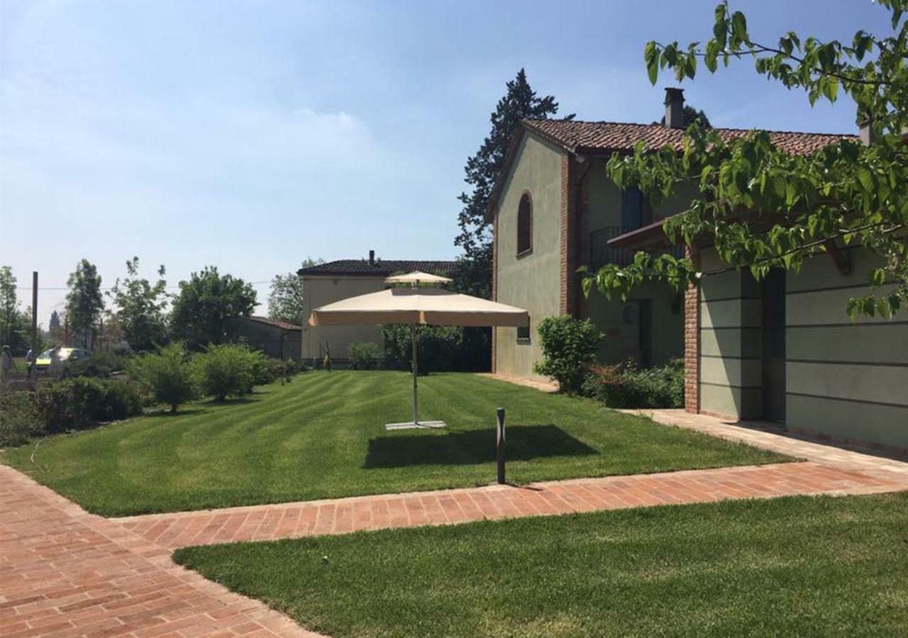 Agriturismo Bassanine Monticelli dʼOngina المظهر الخارجي الصورة